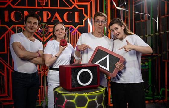 « Impostors », un jeu de stratégie portable destiné aux activités de cohésion d'équipe